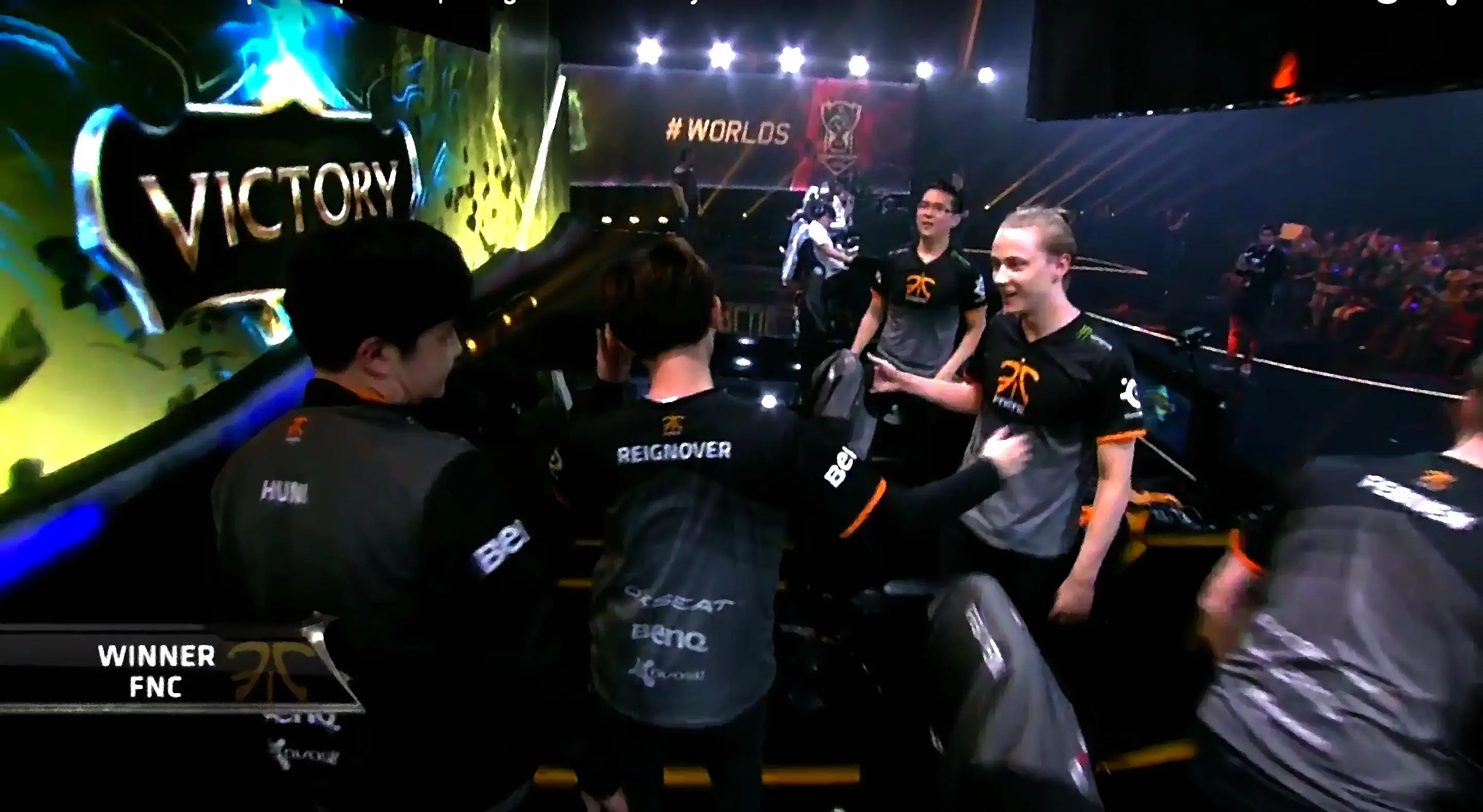 Invictus Gaming Sweeps Fnatic 3-0 to Win League of Legends World  Championship - Pandaily
