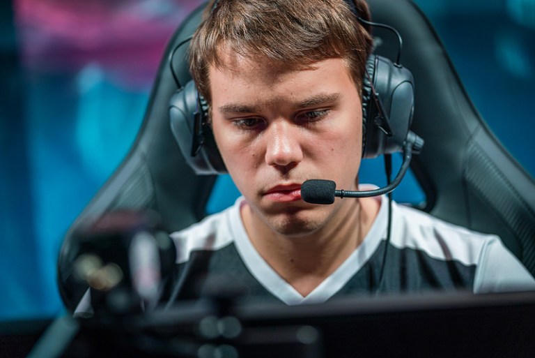 Sheriff won't play today for H2K, Shook will replace him - Dot Esports