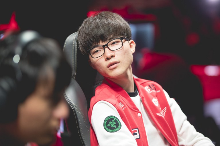 League of Legends legend Faker breaks records on first Twitch stream with  245,000 viewers