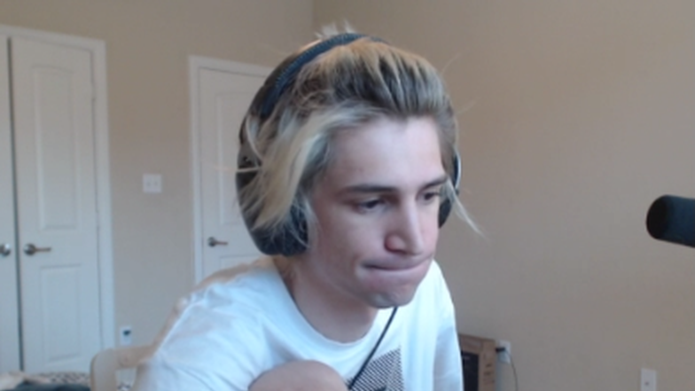 xQc visibly angry.