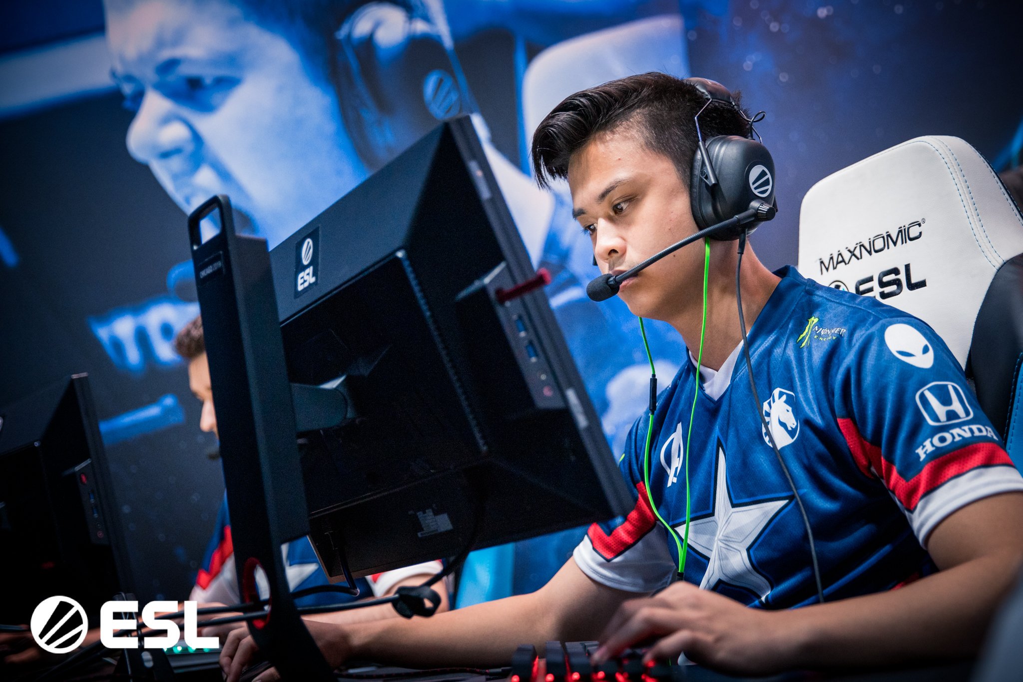 Stewie competing with Team Liquid in 2019