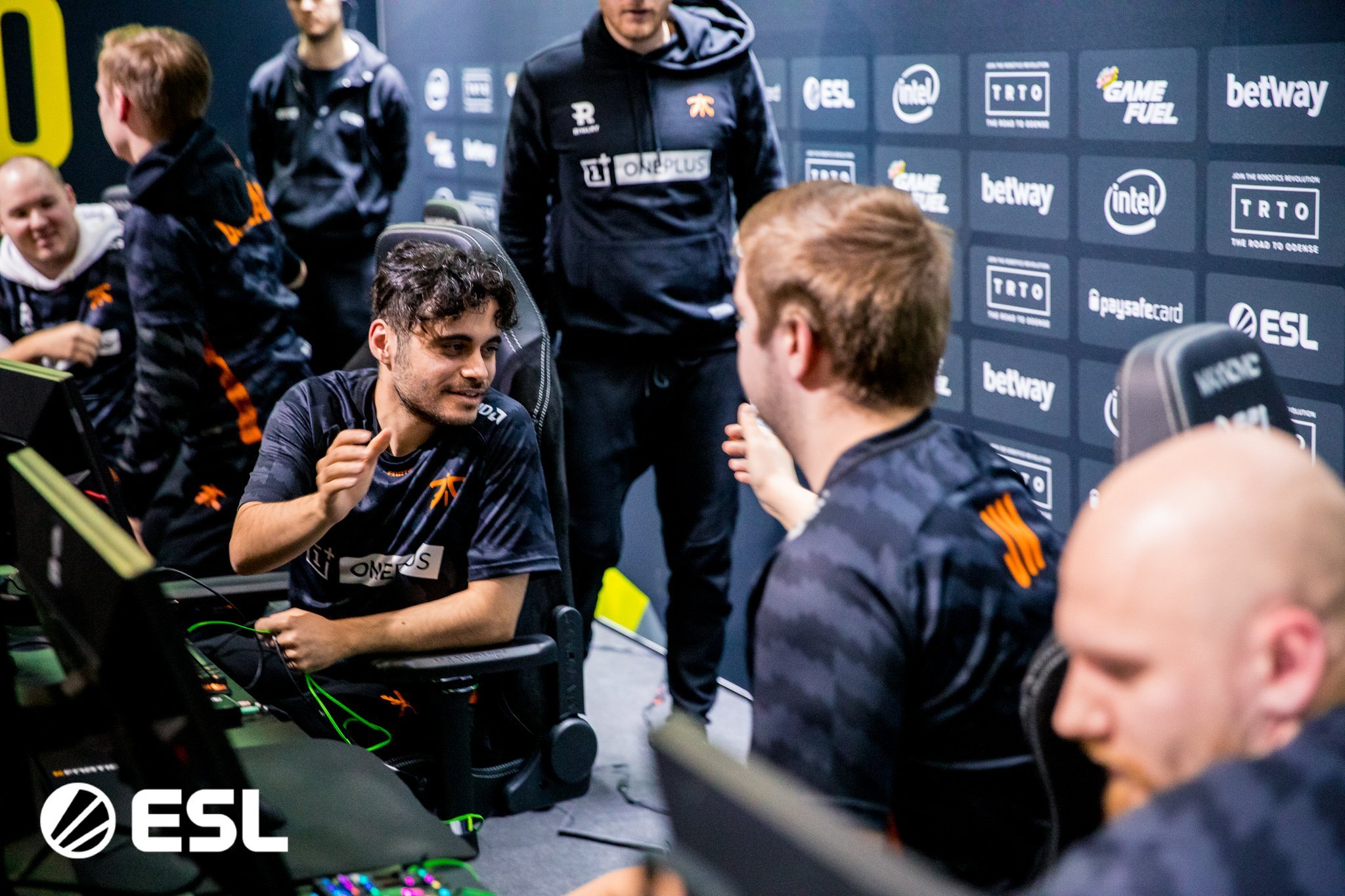 Fnatic Eliminate 100 Thieves From ESL Pro League Season 10 Finals ...