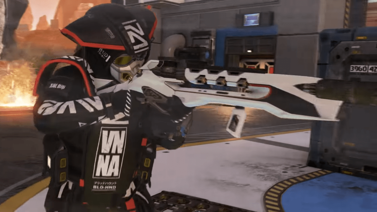 Bloodhound aims down the sights of a G7 Scout in Apex Legends