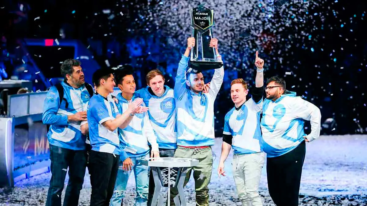 The Cloud9 North American team lift the ELEAGUE Major trophy after their win.
