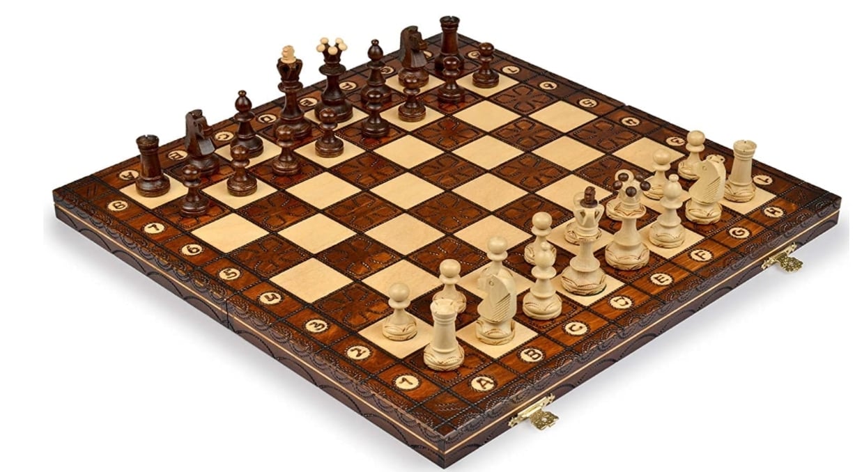 Rook vs two minor pieces – What's stronger?