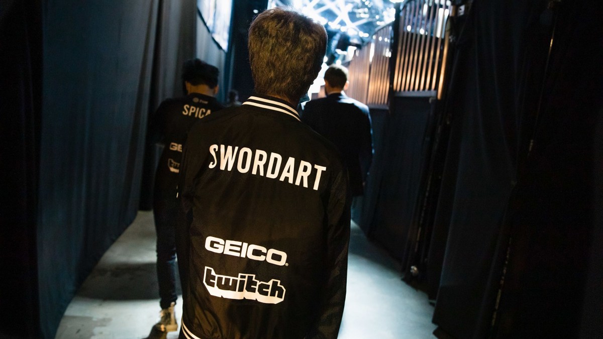 The back of SwordArt's jersey, showing his gamertag.