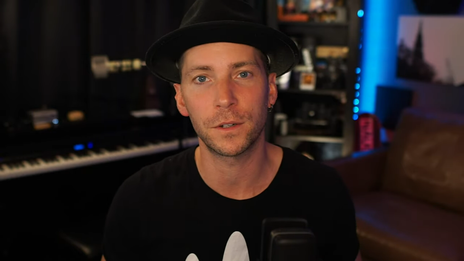Watch Troy Baker show off his voice acting skills – Destructoid