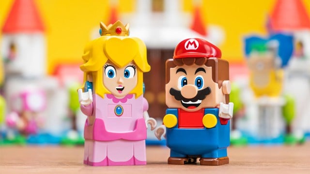 LEGO figures of Princess Peach and Super Mario.