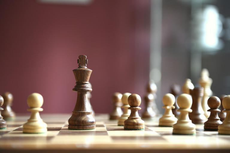 What does zwischenzug mean in chess?