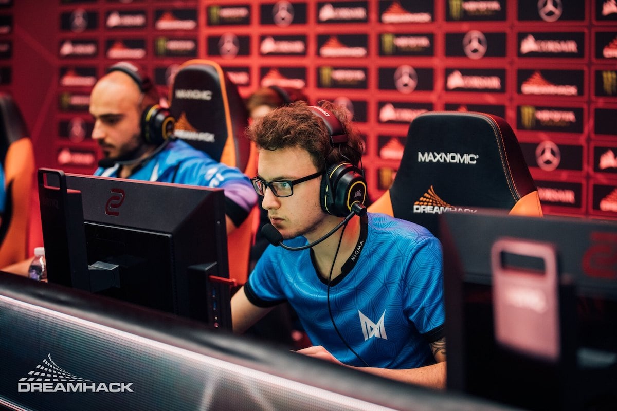 Miracle playing for Nigma Galaxy in DreamHack.