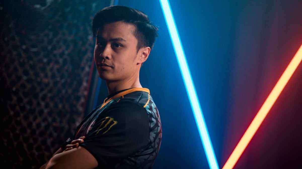 Stewie2K poses for the camera at the PGL Major.