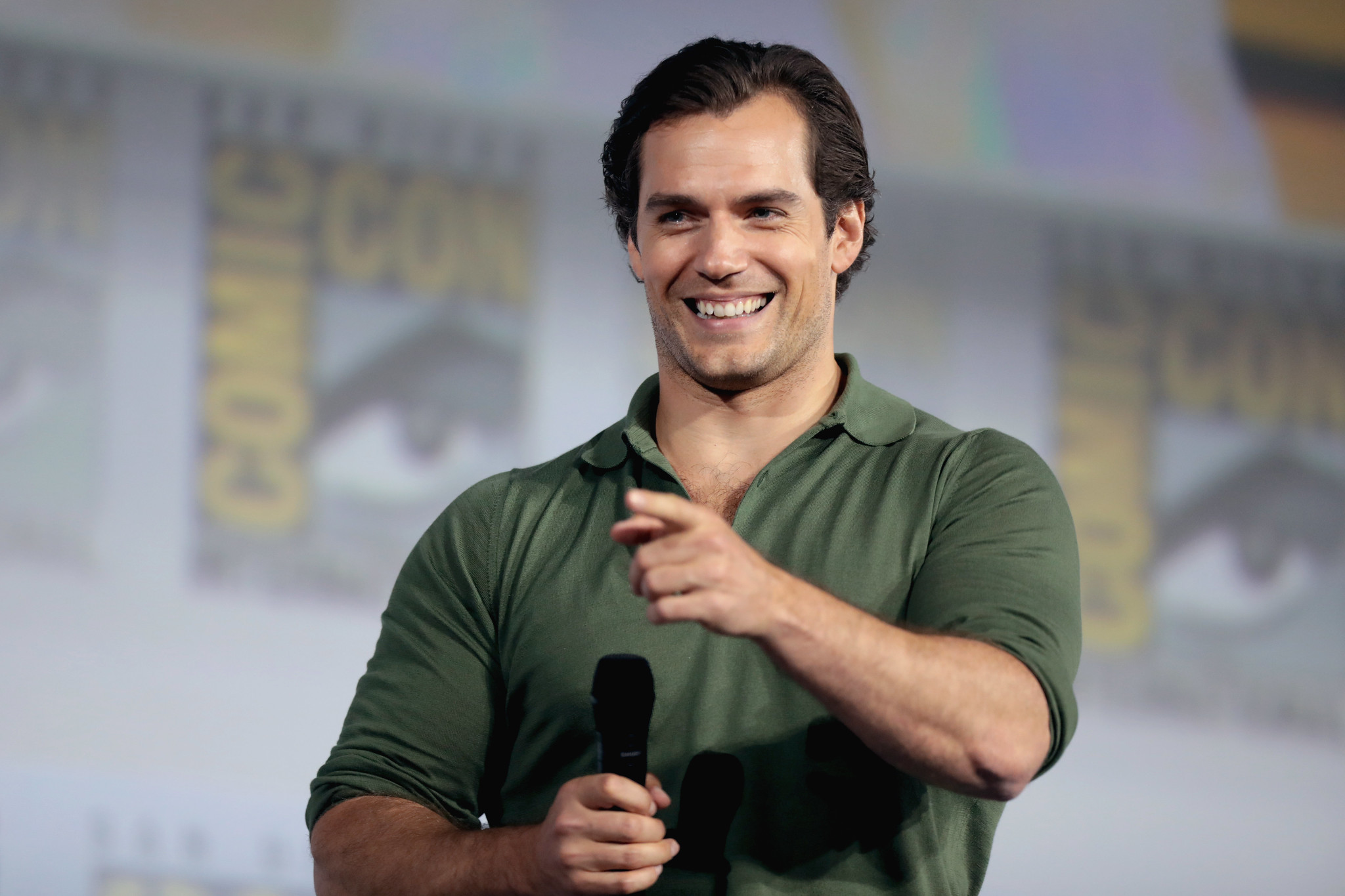 Henry Cavill Gently Corrects TV Host: It's Warhammer, Not Warcraft