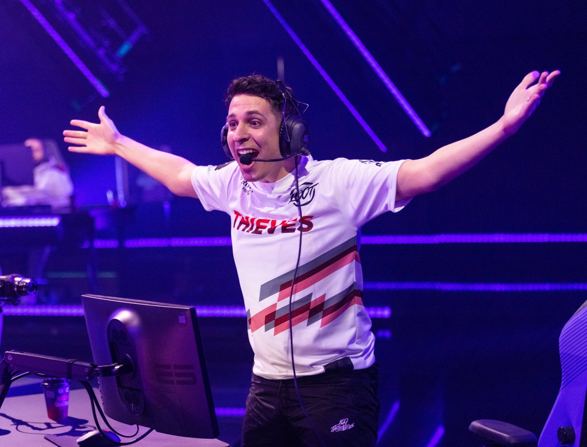 100 Thieves' Joshua "steel" Nissan on stage at VCT Masters Berlin in 2021