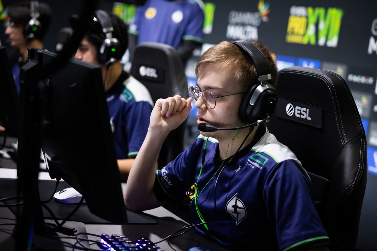 HexT competing with Evil Geniuses' CS:GO roster.