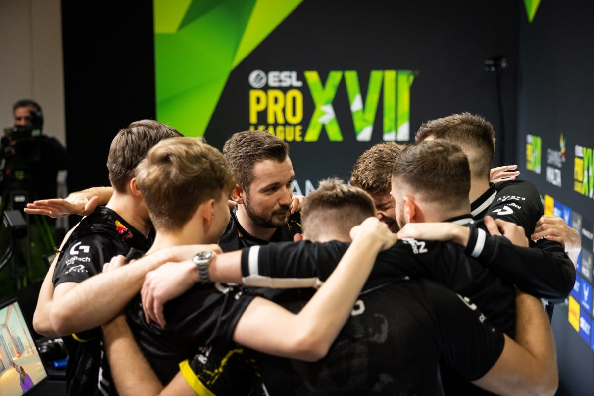 G2's CS team huddle together during ESL Pro League season 17 in 2023.