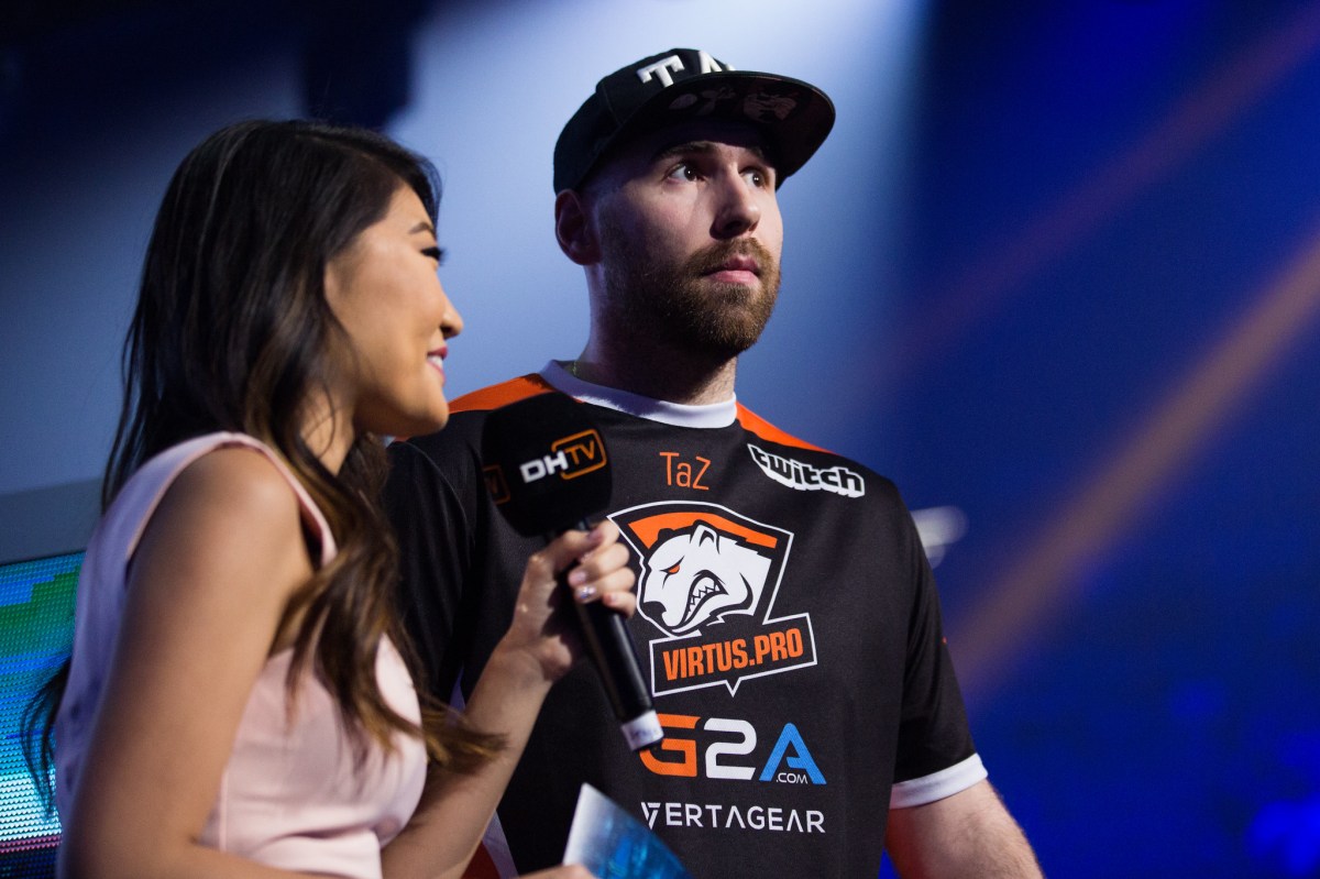 Picture of former Virtus Pro CS:GO player TaZ and stage host Smix