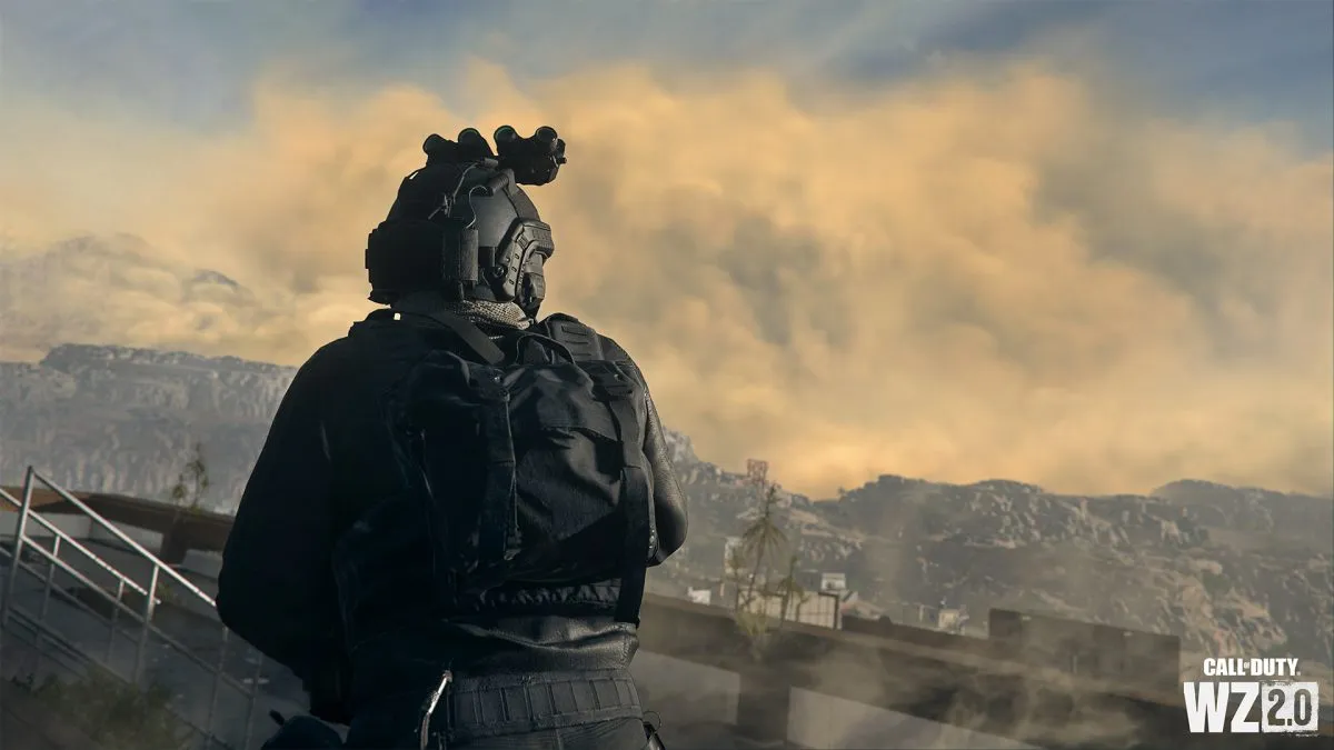 An image of a CoD operator in Warzone overlooking the gas circle.