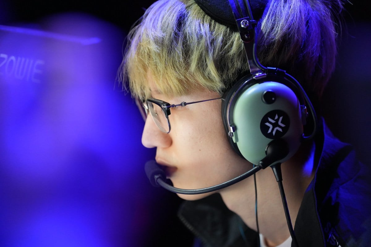 T1's Carpe looks at his monitor on stage at VCT Pacific in Seoul, South Korea.