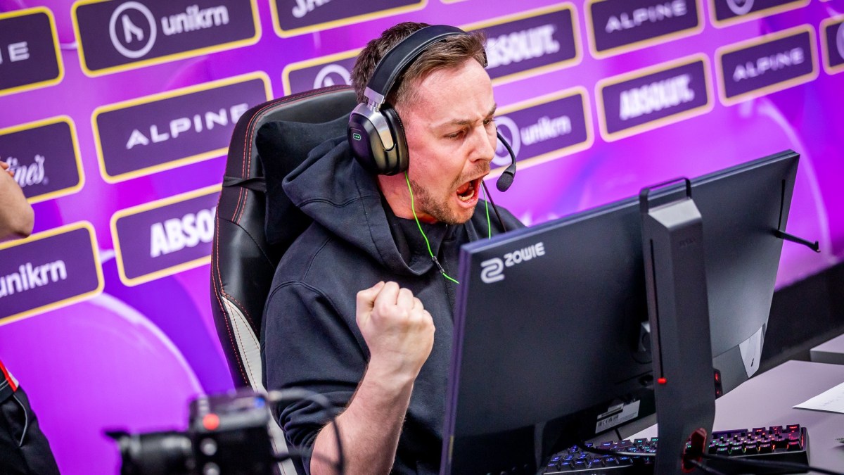 CadiaN screaming at the monitor after winning a round at BLAST.tv Paris CS:GO Major.