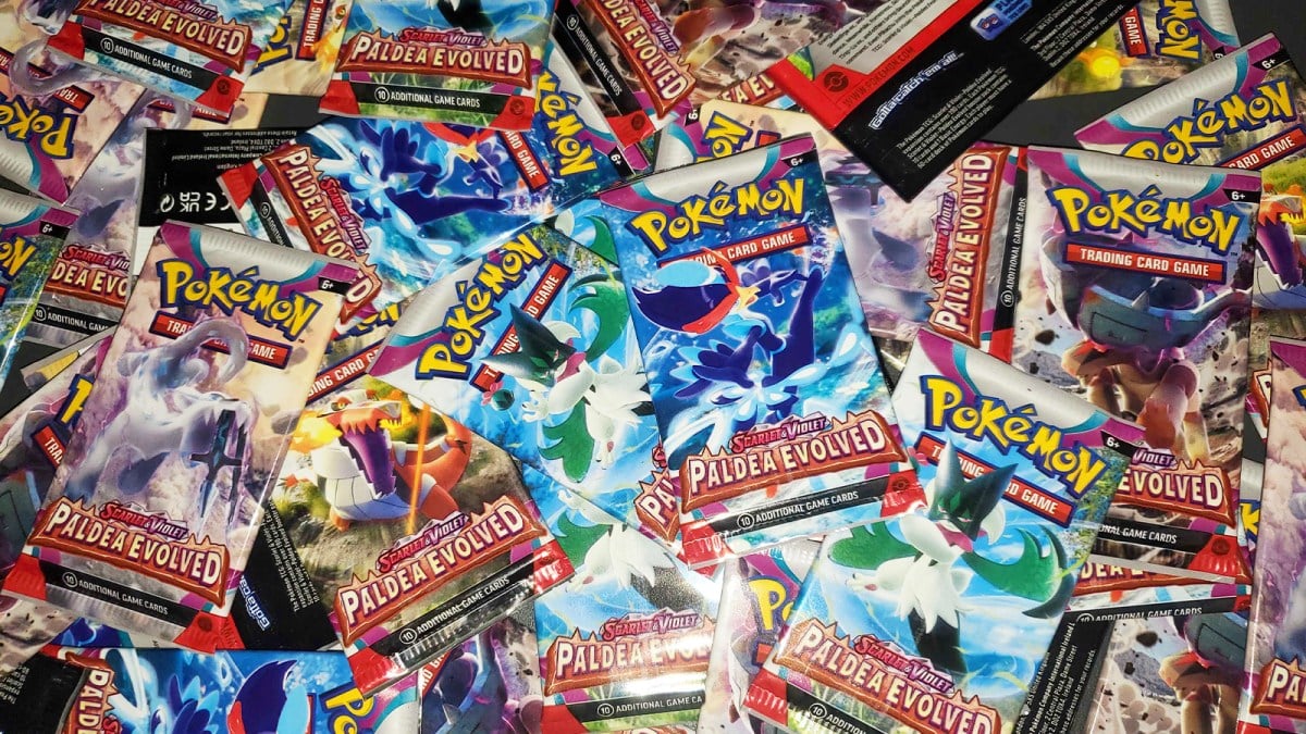 A big pile of Paldea Evolved Pokémon cards.