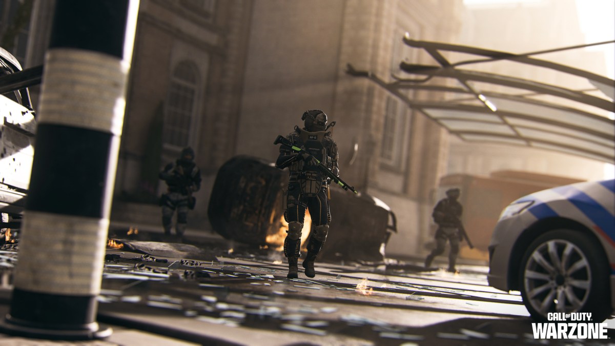 A team of Call of Duty operators survey the warzone.