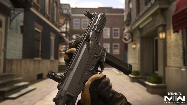 A screenshot of the ISO 45, a new SMG in MW2's season four.