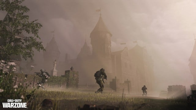 A group of operators navigate through Vondel, Warzone's new map.