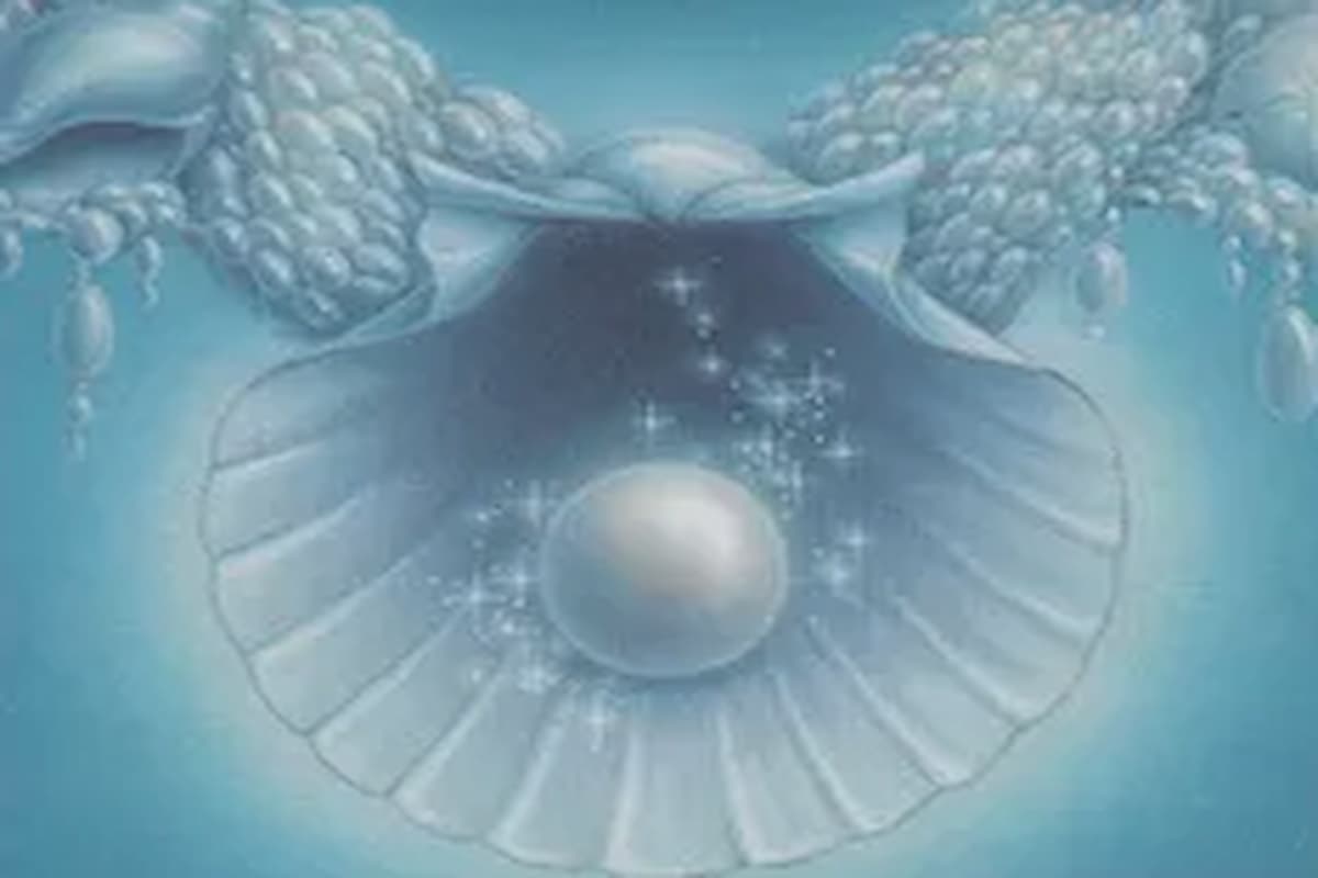 Image of pearl underwatere on the Pearl Medallion card in MTG Tempest set