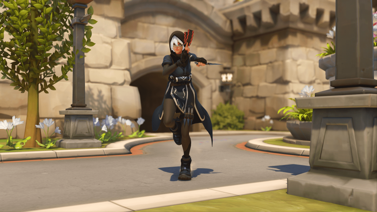 Kiriko running through Blizzard World in her Rogue skin.