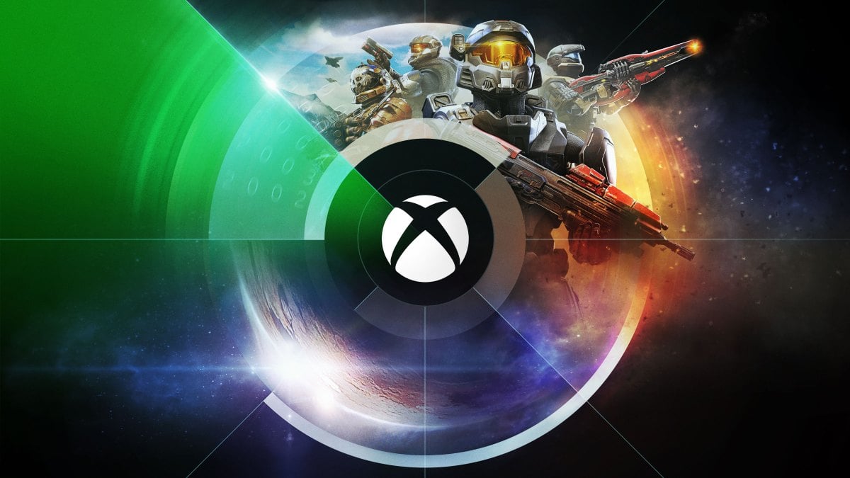 Xbox logo in a colorful circle with Halo spartans above it.