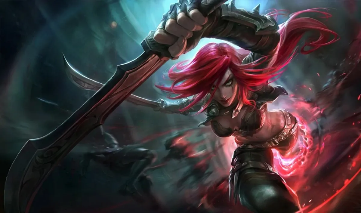 Katarina, with pink hair, wields a blade and strike at an enemy, from League of Legends and Teamfight Tactics.