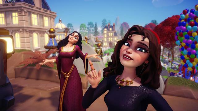 The player taking a selfie with Mother Gothel.