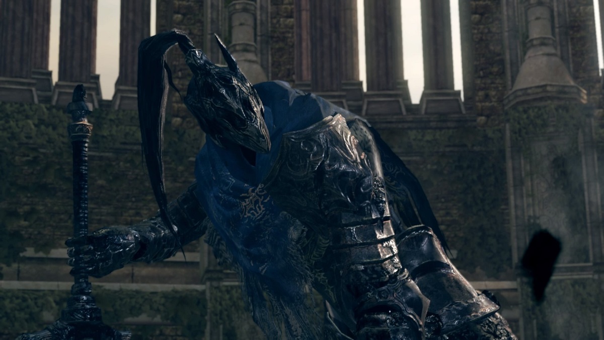 An image of Knight Artorias getting ready to battle you in his arena in Dark Souls Remastered.