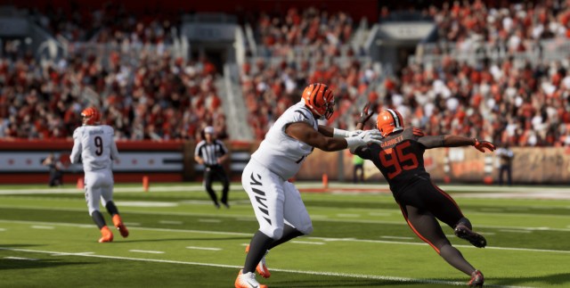 Myles Garrett of the Cleveland Browns in Madden 24 against the Bengals.