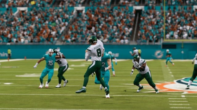 Aaron Rodgers of the New York Jets in Madden 24 against the Miami Dolphins.