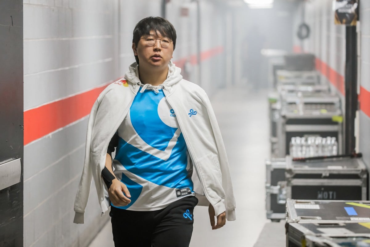 C9 mid laner Emenes walks the halls of the Prudential Center in between games during the 2023 LCS Summer Finals.