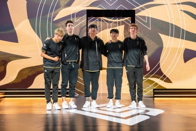 The members of Golden Guardians—Huhi, Stixxay, Gori, River, and Licorice—pose for a photo.