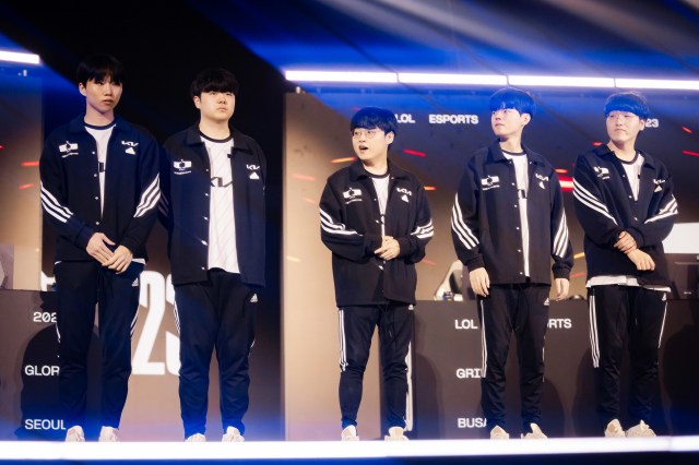 Dplus KIA ahead of their Worlds 2023 opening match on stage at LoL World Championship