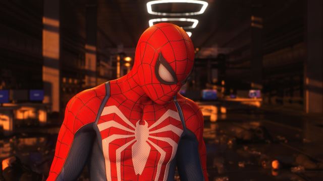 Peter Parker as Spider-Man looks down in Spider-Man 2.