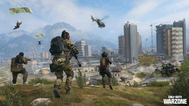 Key graphic of MW3 Warzone with operators heading into the city