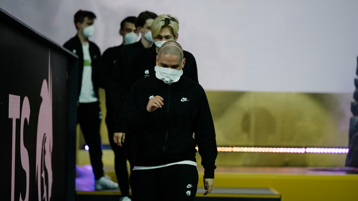 Team Spirit Dota 2 team walking on TI10 Stage.