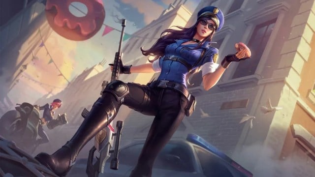 Officer Caitlyn holding her rifle with Vi and a car behind her.