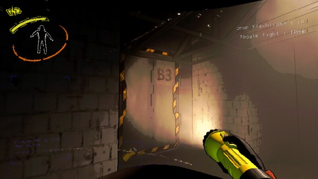 A player using the flashlight in Lethal Company.