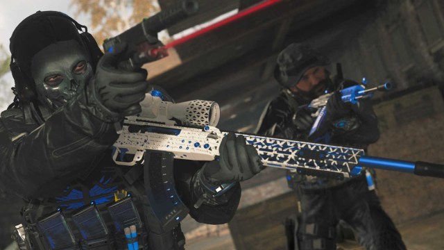 A player reloads a sniper rifle in MW3.