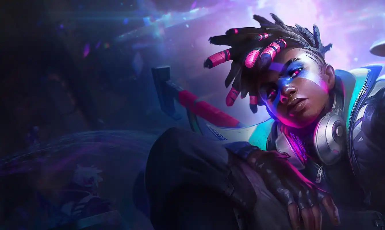 Ekko chilling while listning to music during battle