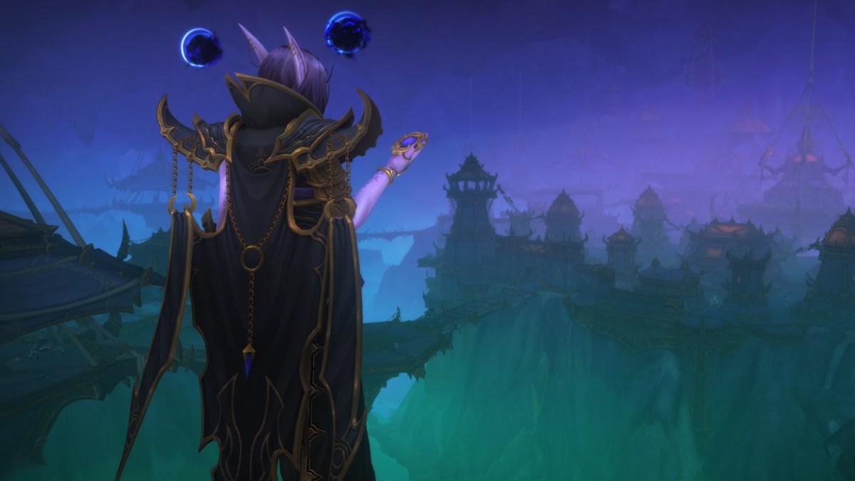 Xal’atath looking at a trinket in a game-cinematic trailer for WoW's next expansion, the War Within