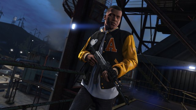 Franklin holding an assault rifle in GTA 5.