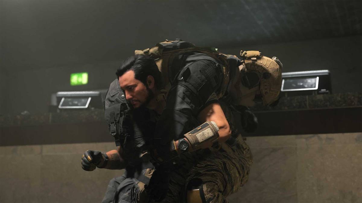 The MW3 Koa King operator saving a comrade by carrying them on their shoulders.