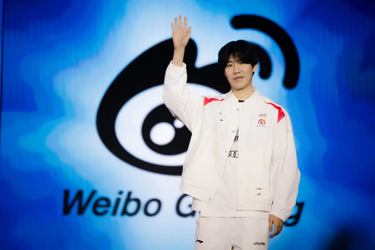 Kang "TheShy" Seung-lok of Weibo Gaming enters the stage at the League of Legends World Championship 2023 Semi Finals