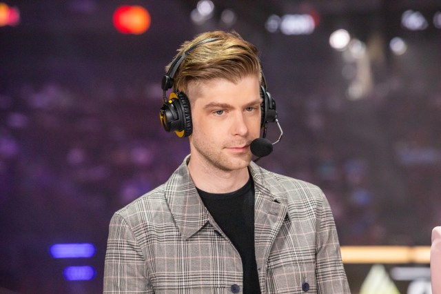 MarkZ stands at the analyst desk for the 2023 LCS Championship finals match between C9 and NRG.